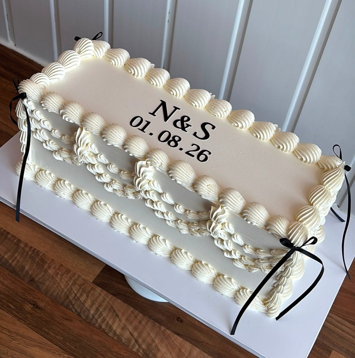 Vintage Rectangle Cake - COLLECTION ONLY FROM NW10