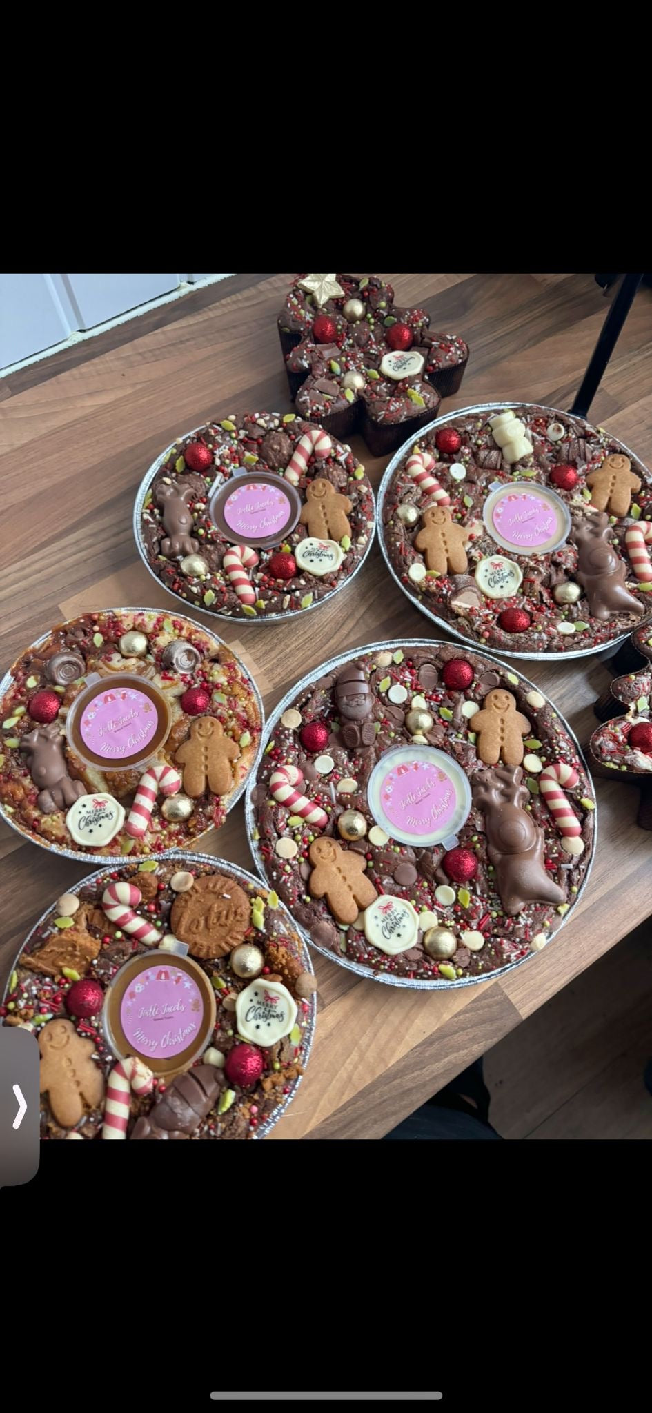 8” Christmas Wreath - Joelle Jacobs Baked Treats