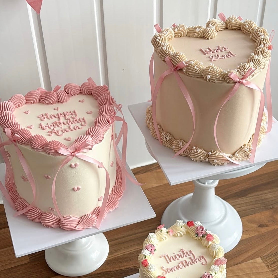 Bow Cake - COLLECTION ONLY FROM NW10